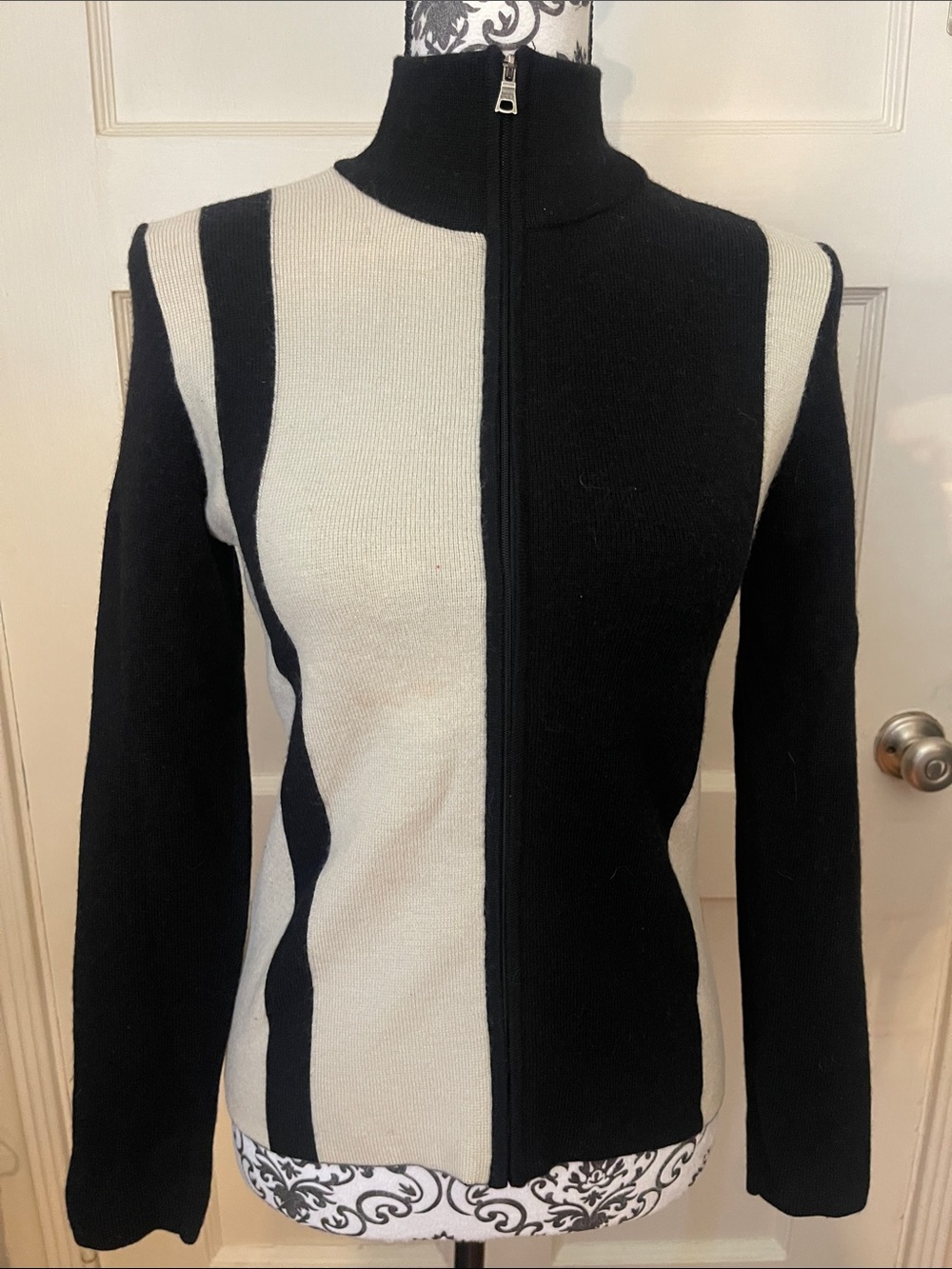 Black & Cream Zip-Front Women's Sweater Jacket